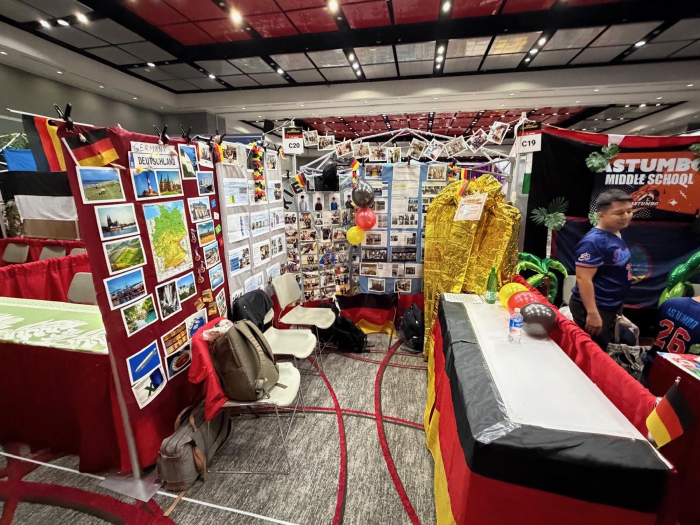 Der Gold Eagles Stand beim World Festival in Houston