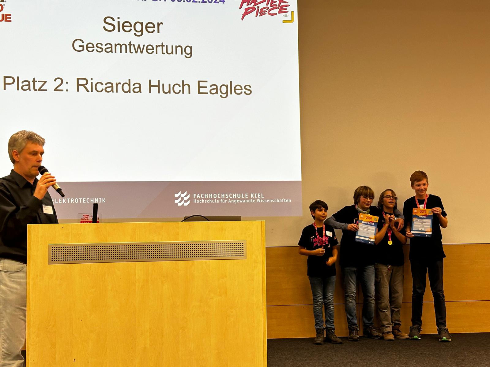 Das Team erhält den zweiten Platz beim Champions Award in Kiel