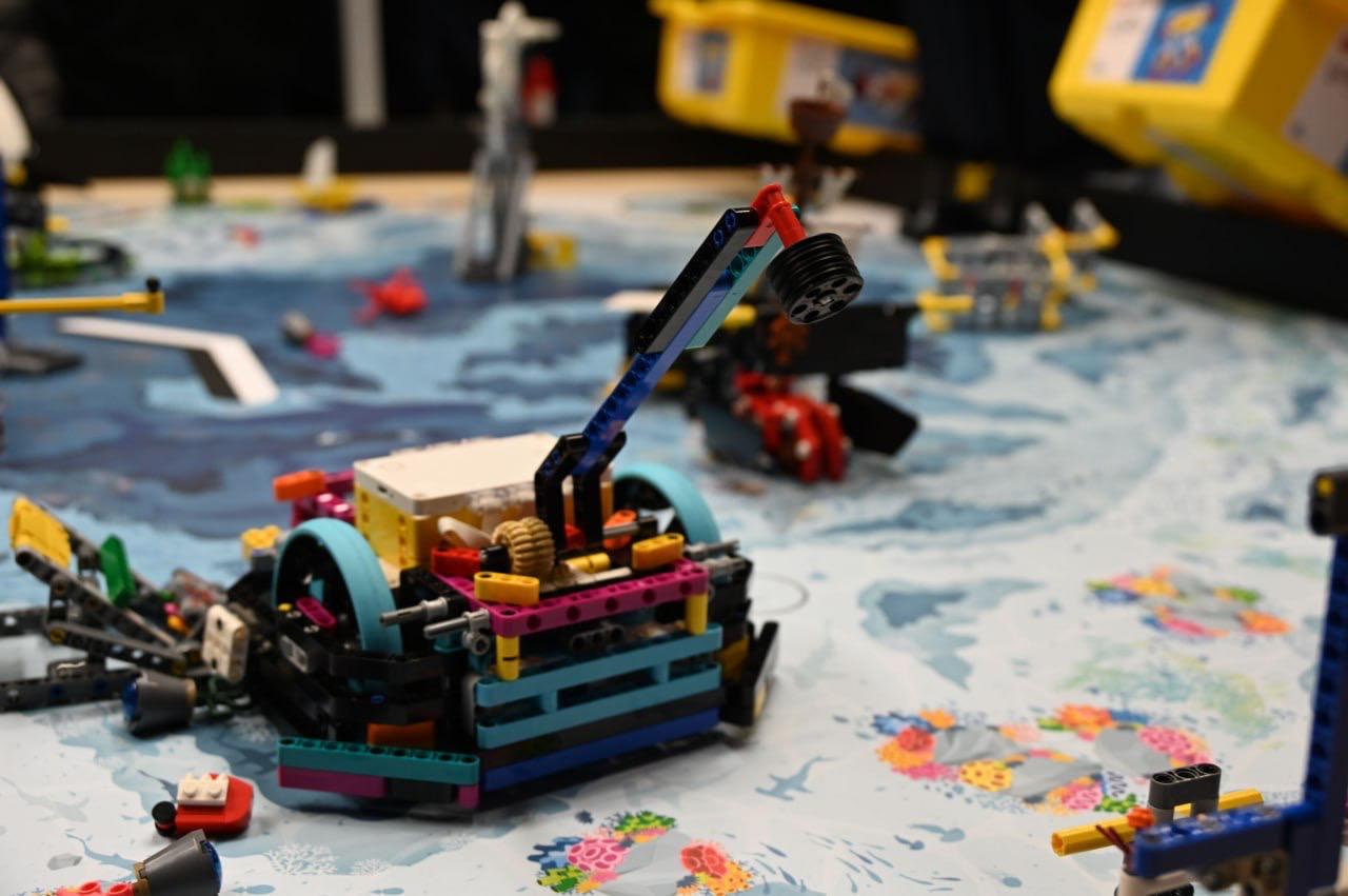 Der frühere Submerged-Roboter auf dem Spielfeld