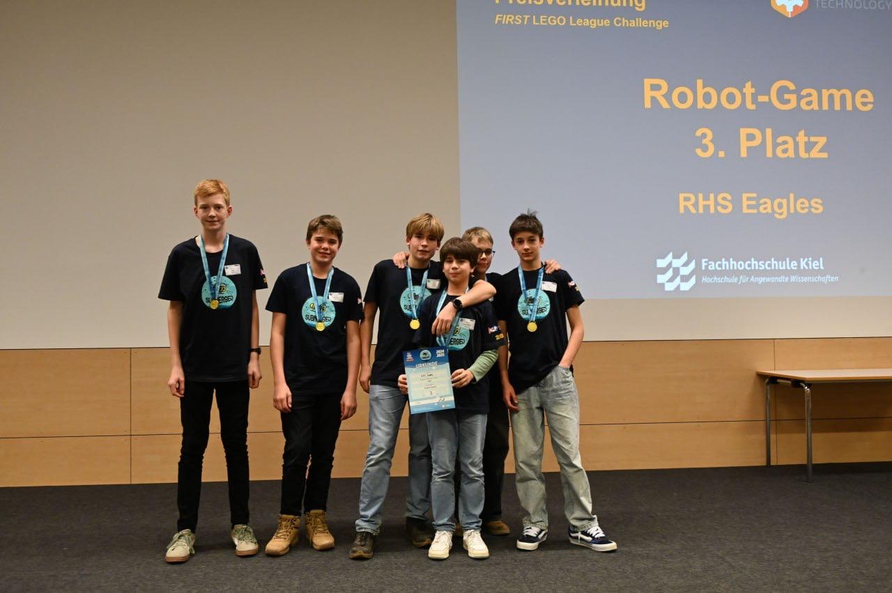 Das Submerged-Team nach dem dritten Platz im Robot Game in Kiel